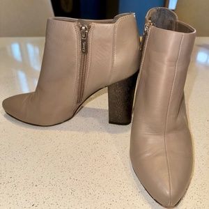 CIRCUS BY SAM EDELMAN BONE LEATHER BOOTIES SIZE 7.5 B